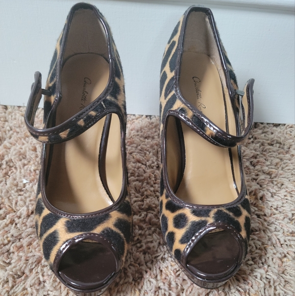 Leopard Print Pumps - Picture 2 of 3
